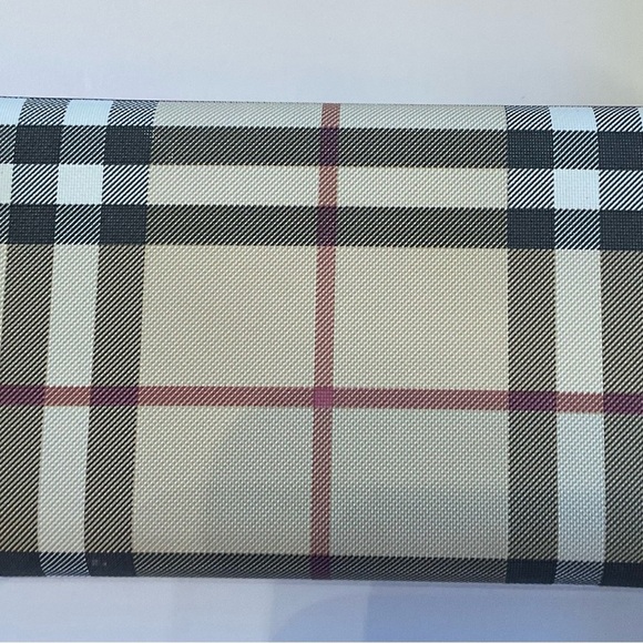 Burberry’s Checkered Clutch - Red and Black - Picture 4 of 11